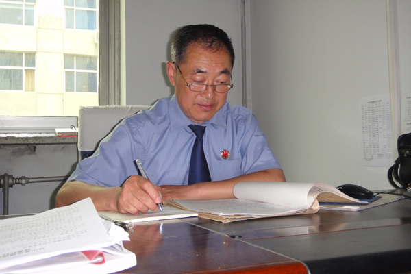 全国政法系统优秀党员干警